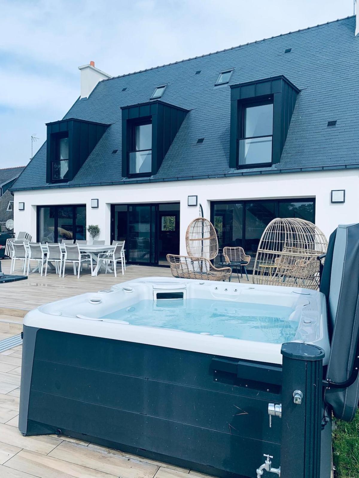 Superbe Villa Tout Confort Avec Piscine Chauffee Er Couverte Et Spa A 2 Pas De La Plage Фуэнан Экстерьер фото